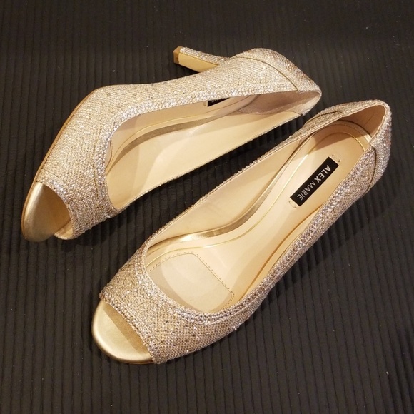 Shoes - Picture 2 of 4